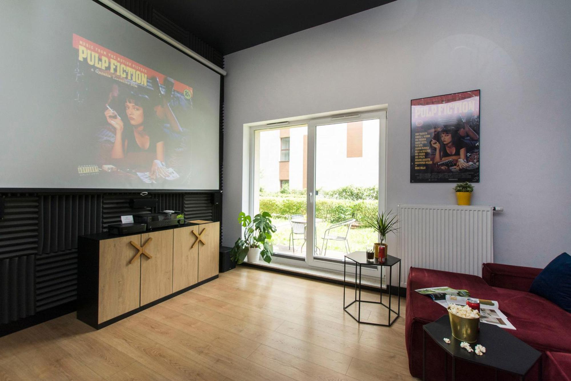 Center - Granary Island By Apartmore *